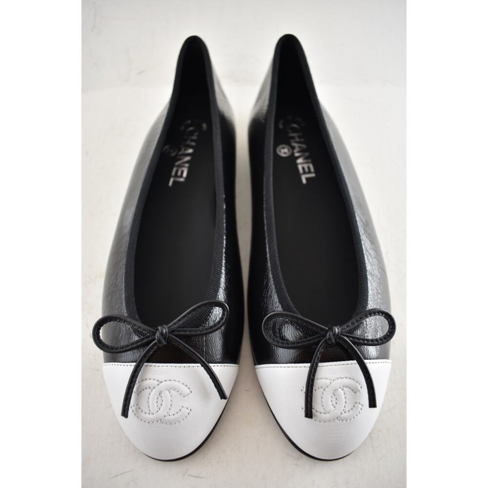 Chanel 26S Black White Crumpled Shiny Lambskin CC Bow Ballet Ballerina Flat 38.5 - Picture 9 of 16